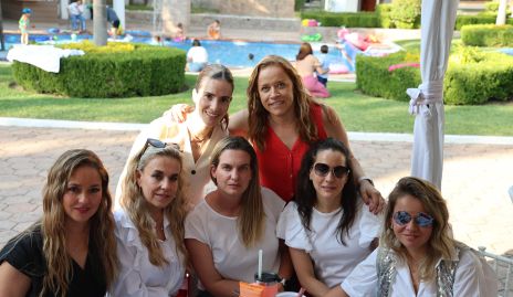  Primas Torres, María, Mónica, Maricarmen, Hanni, Mariana, Pituca y Monse.