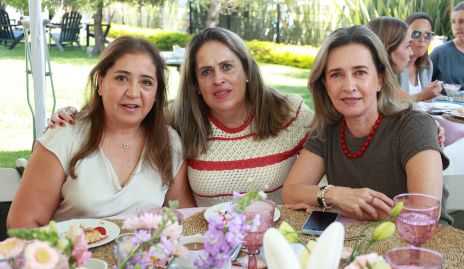  Carrillo, Martha Huerta y Lucía.
