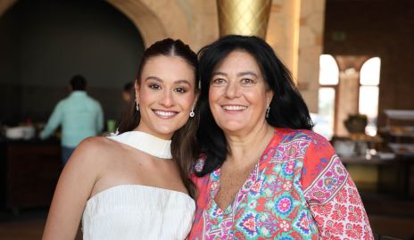  Sofía Medina y Lourdes del Valle.