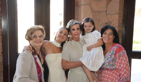  Marcel del Valle, Sofía Medina, Gabriela Portillo, Pau González y Lourdes del Valle.