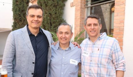  JL, Toño y Mario.