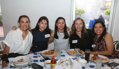  Grace, Lucy, Ceci, Linda y Elvira.