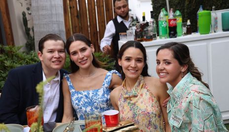  Eduardo Cano, Anasti Cano, Paola Cano y Ani Gómez.