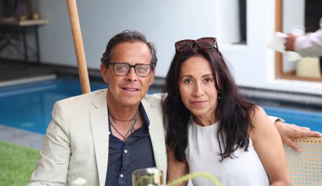  Eduardo Gaviño y Alma Mata.