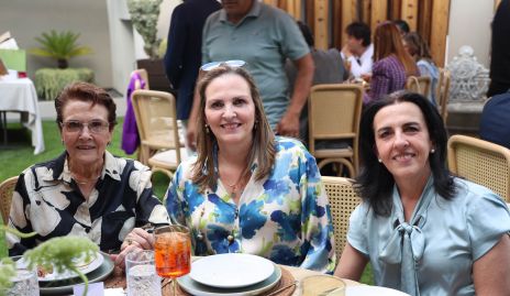  Gela Valle, Gabriela Gómez y Montserrat Gómez.