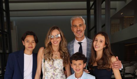  Marcelo Estrada, Marcela Rubio, Oscar Estrada, Silvana y Oscar Estrada.