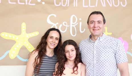  Gloria Mojarro, Sofía Ledezma y Jorge Ledezma.