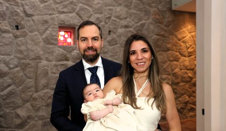  Juan Alberto Barba e Isabel Álvarez con su hija Paula.
