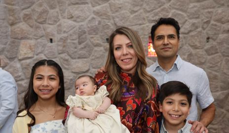  Amparo Barba, Fernando Zavala, Paula Barba, Andrea y Alonso Zavala.