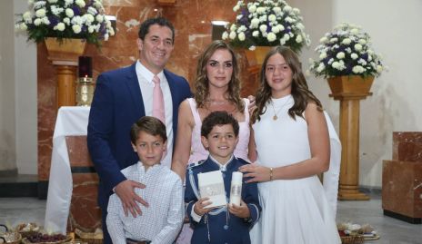  René Pierdant, Rocío Muriel, Pablo, Andrés y Victoria Pierdant Muriel.