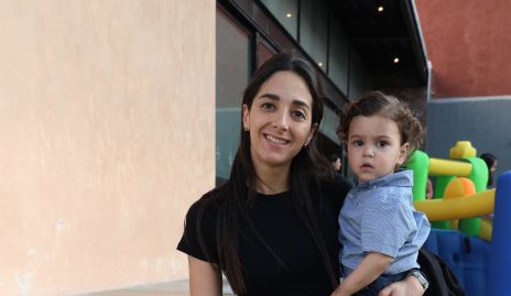  Isa Villanueva con sus hijos Macarena y José Mau Mézquida.