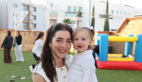  Mónica Garza y Paula de Luna.