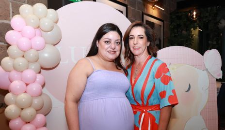  Andrea Gutiérrez con su mamá Alejandra Avila.