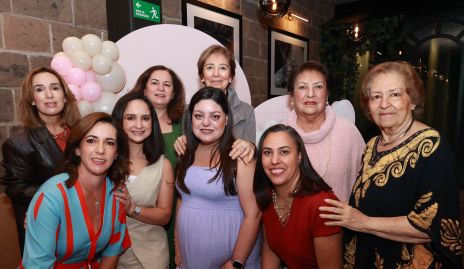  Claudia Villaseñor, Claudia Ávila, Beatriz Castro, María Elena Ávila, Marcela Ramírez, Amelia Ramírez, Beatriz Ramírez, Andrea Gutiérrez y Alejandra Avila.