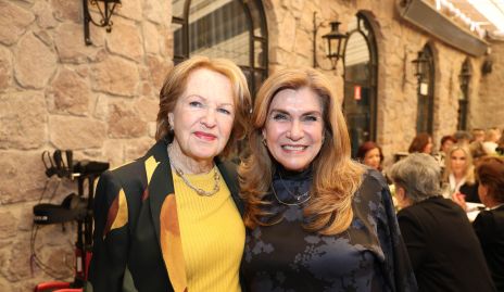  Lynnette Pizzuto y Paty Báez.