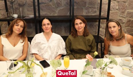  Claudia Altamirano, Nancy Puente, Rocío Nieto y Alejandra Allende.