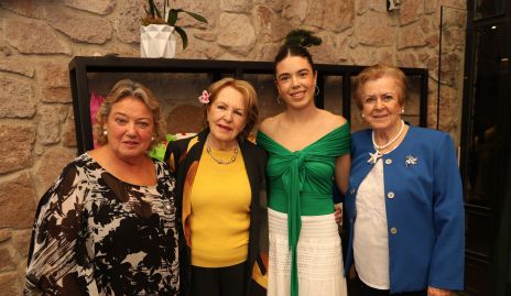  Yolanda del Valle, Lynette Pizzuto, Cristina Pizzuto y Lolita Aguirre.