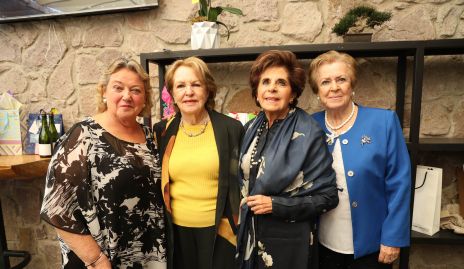  Yolanda Del Valle, Lynette Pizzuto, Guillermina Anaya y Lolita Aguirre.