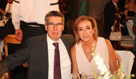  Mauricio Alcalde y Karina Ramos.