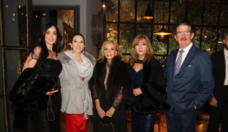  Eli Kury, Gabriela Mercado, Elena Gaviño, Cristina Córdova y Guillermo Muñiz.