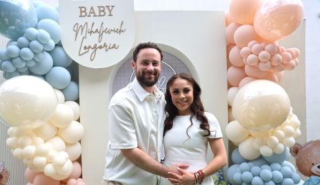  Jeff Mihaljevich y Paola Longoria, serán papás de un niño.