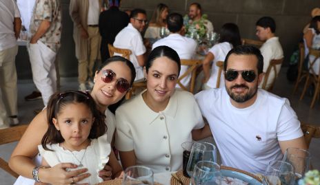  Adriana Ortiz, Adriana Díaz, Guadalupe Hernández y Constatino.