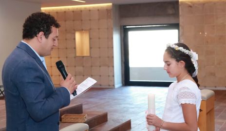  Alejandro Díaz de León con su ahijada Inés Del Valle.