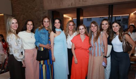  Elsa Paz, May Chávez, Danaé Enríquez, Claudia Díaz de León, María Torres, Michelle Baeza, Leyre Hurtado, Ale Díaz de León y Fernanda Pérez.