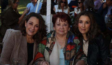  Gloria Martínez, Gloria Bazúa y Pilar Marinez.