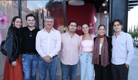 Isa, Joaquín, Oscar, Diego, Caro, Ana y Leonardo.