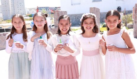  Julia, Maria, Luciana, Melina y María Julia.