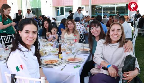  Ana González, Isabel Flores y Mariana Garza.