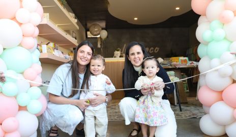  Gaby González, Joaquín, Alessandra y Ale Aranda.