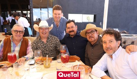 Amigos del cumpleañero.