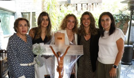  Familia Morales Ortiz, Socko Ortiz, Yezmín Sarquis, Julieta Morales, Sofía López y Yolanda Pérez.