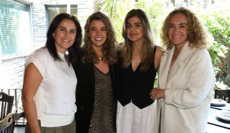  Yolanda Pérez, Sofía López, Yezmín Sarquis y Julieta Morales.