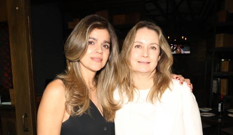  Yezmín Sarquis y Gabriela Artolózaga.