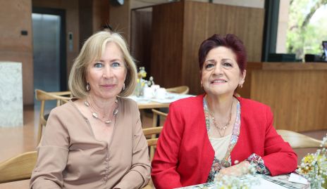  Laura Villasuso y Adela Martínez.