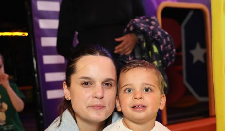  Maite soberón con su hijo Diego.