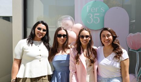  Bárbara Paredes, Paty De Antuñano, Fer y Begoña Paredes.