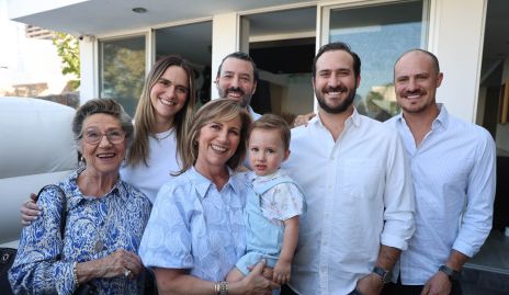  Coquena Bárcena, Eugenia Valle, Adrián González, Maru Bárcena, Sebastián Valle, Rodrigo Valle y Pato Valle .