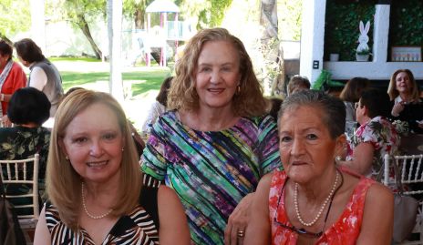  Delia Eugenia Castro, Jennifer Kaiser y Imelda Benavente.