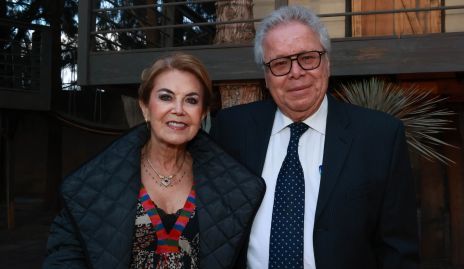   Lourdes Bustos de Mendoza y Miguel Mendoza Aguirre.