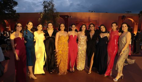  Marianela Villasuso con sus amigas.