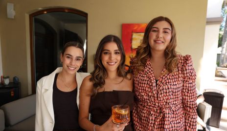  Mari Del Valle, Car y Ana Gaby Motilla.