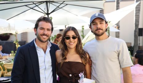  Roberto, Car y Santi.