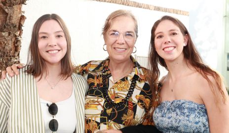  Ana Morales, Claudia Neumann y Alejandra Morales.