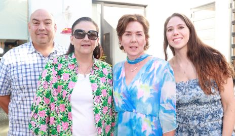  José Ángel Morales, Yolanda Morales, Ana Hunter y Alejandra Morales.