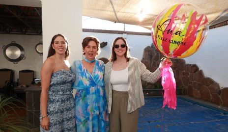  Ana Hunter con sus hijas Alejandra y Ana Isabel Morales.