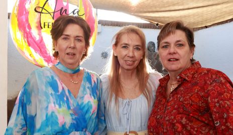  Ana, Mercedes  y Sofía Hunter Pons.